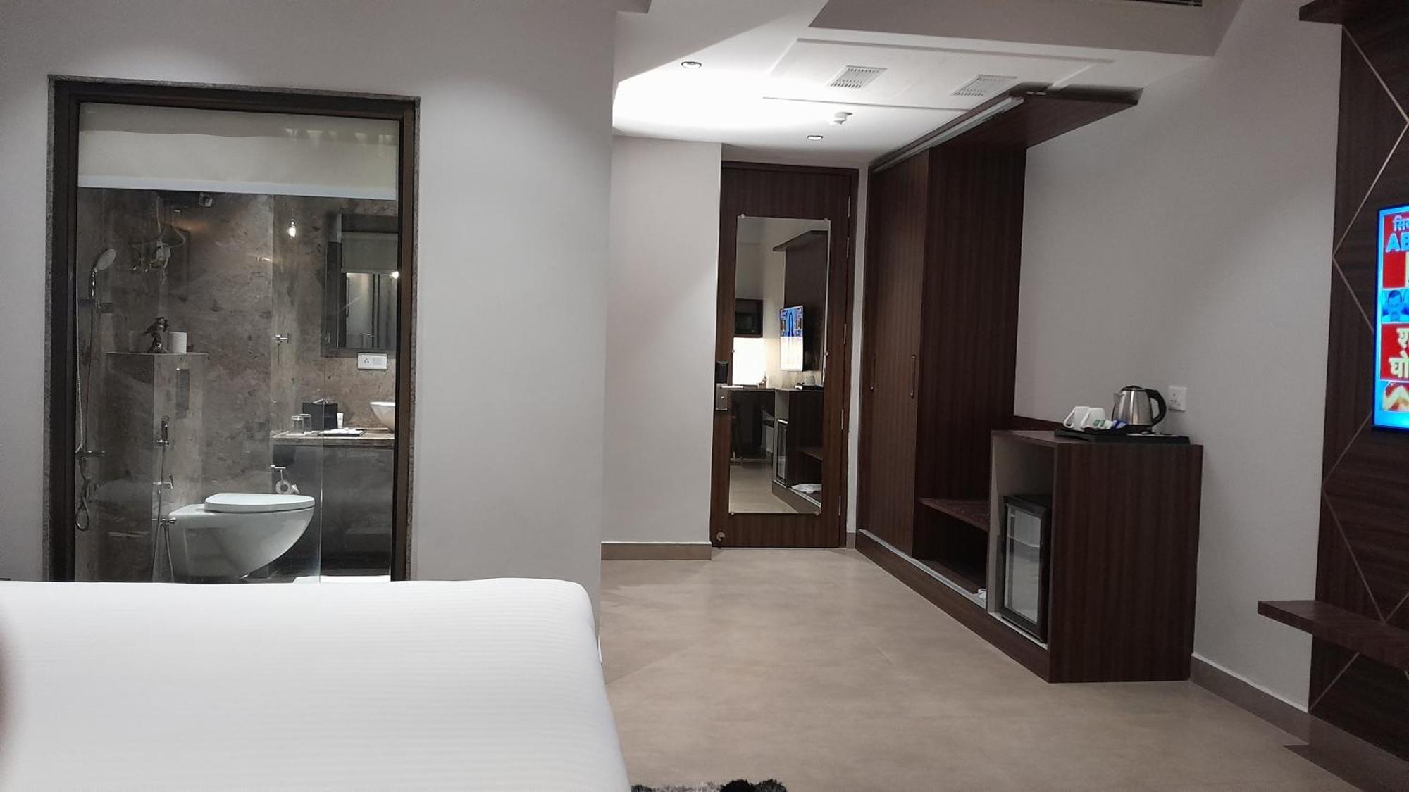 Belvedere Suites グレーター・ノイダ エクステリア 写真